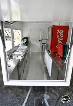 Preview: BBS Black Forret , Ein Imbissanhänger der LUXUSKLASSE mit Klimaanlage und Stahlaustattung, Bodenriffelblech mit Ablauf, Heißluftofen und vieles, vieles mehr